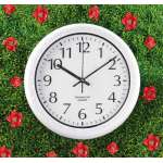 Wetterfeste St. Leonhard Funk-Wanduhr von Pearl