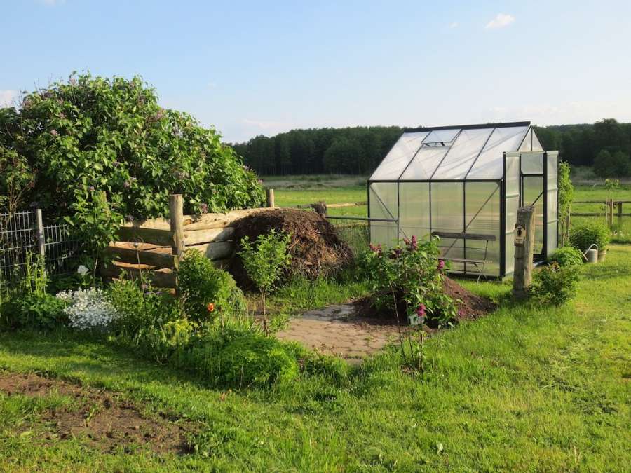 Gewächshaus im eigenen Garten