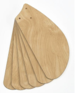 Die Flügel eines Deckenventilators