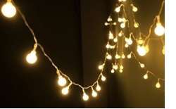Lichterkette mit Glühbirnen